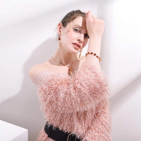 Women’s roses bracelet with gold leaves - Picture 3 of 5